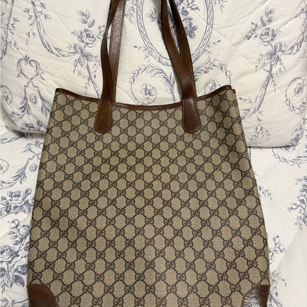 Gucci Beige/Brown GG Canvas Tote with Gold Logo - Picture 3 of 11